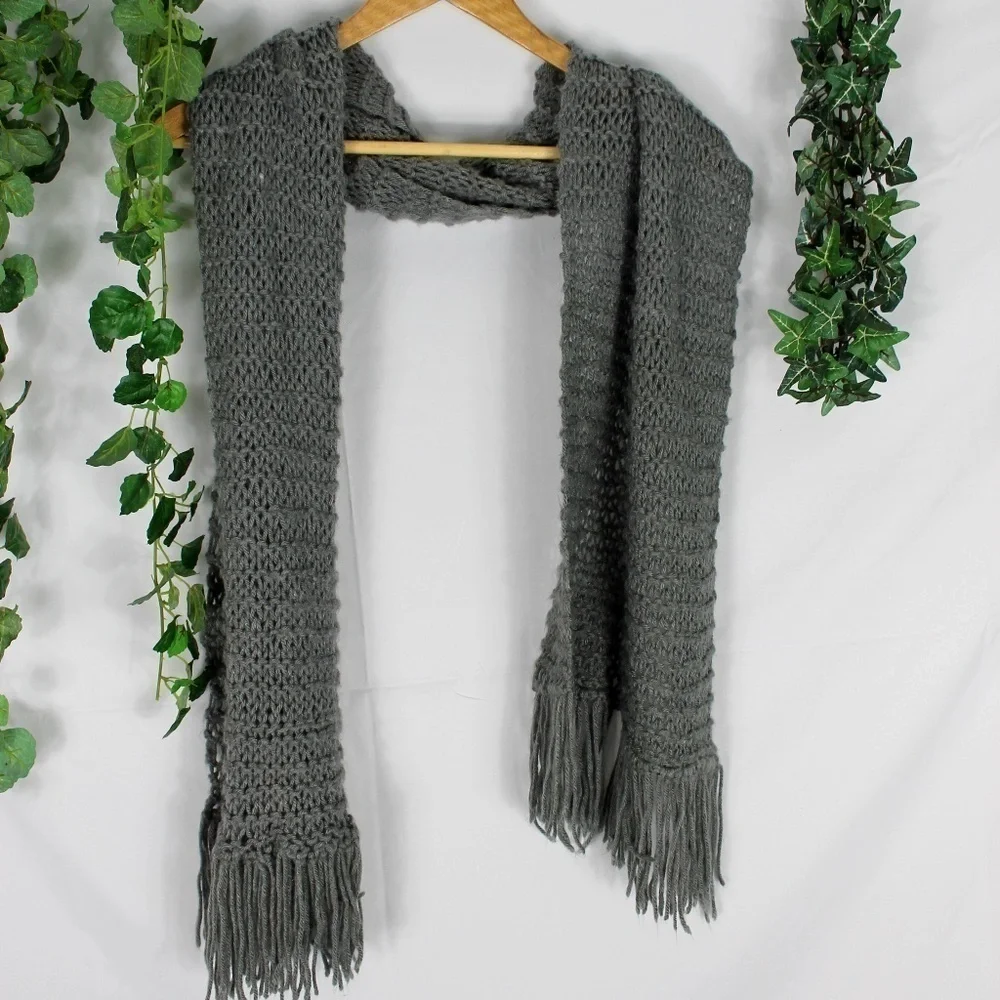 4/$25 Boutique super soft knit scarf
